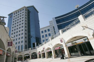 מתחם אאוטלט עזראלי הרצליה